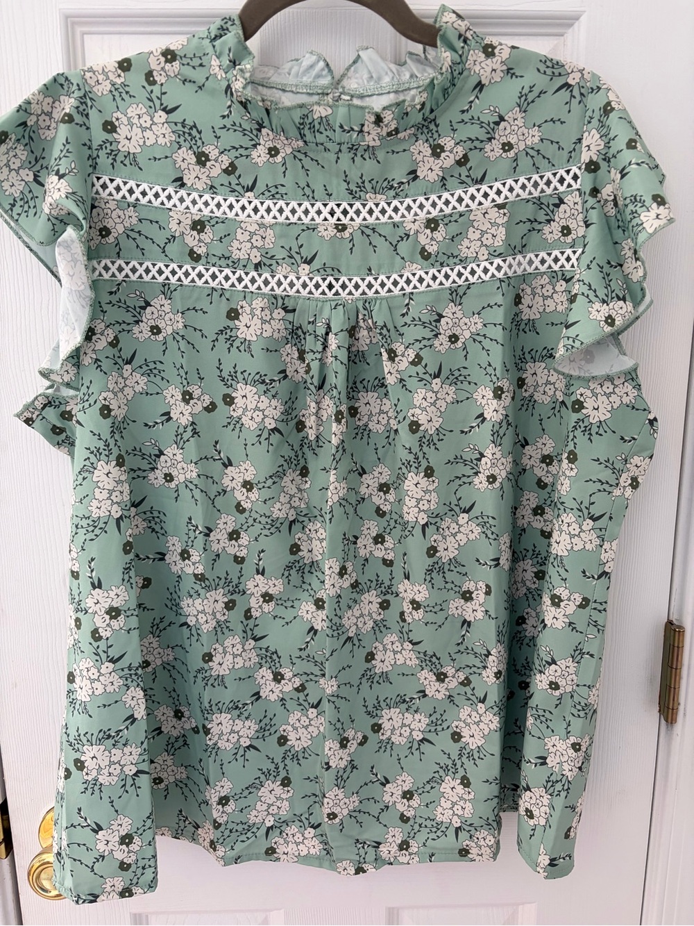 SHEIN Mint Green Floral Lace-Trim Flutter Sleeve Blouse